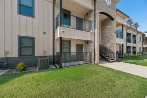 Haltom City, TX 76117