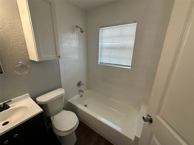 Arlington, TX 76010