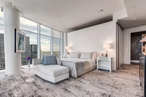 Dallas, TX 75201