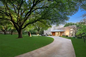 Dallas, TX 75220