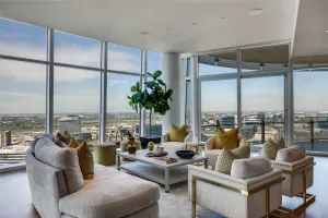 Dallas, TX 75201