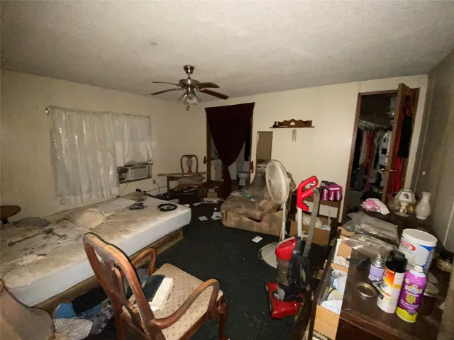 Buna, TX 77612