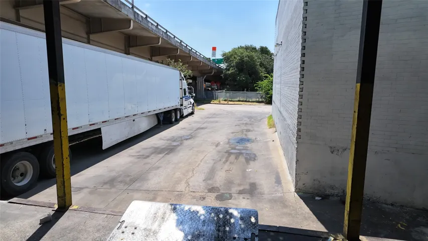 Dallas, TX 75226
