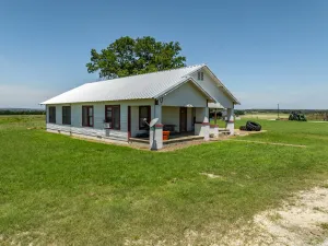 Evant, TX 76525