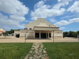 Grand Prairie, TX 75052
