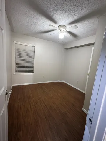 Arlington, TX 76011