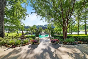 Longview, TX 75605