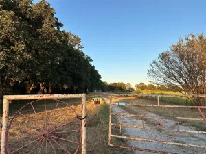 Alvarado, TX 76009