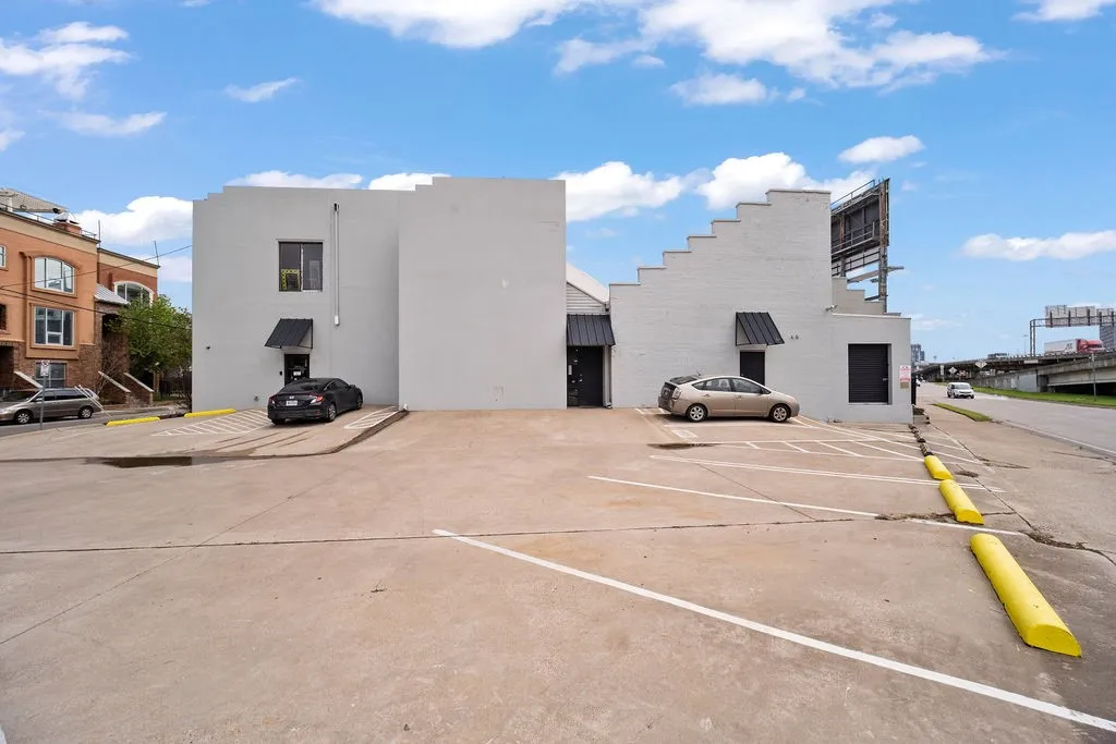 Dallas, TX 75204