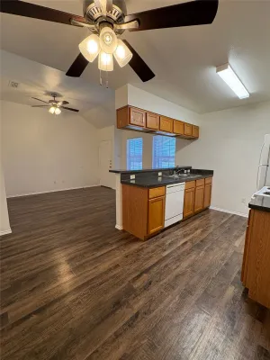 Cleburne, TX 76033
