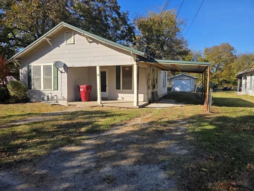 Clarksville, TX 75426
