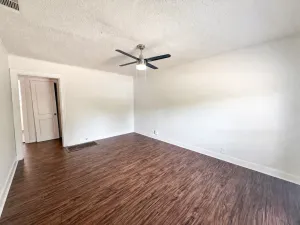 Dallas, TX 75227