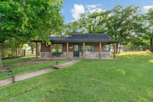 Alvarado, TX 76009