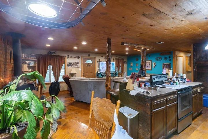 Ravenna, TX 75476