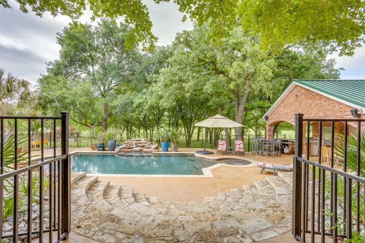 Hudson Oaks, TX 76087