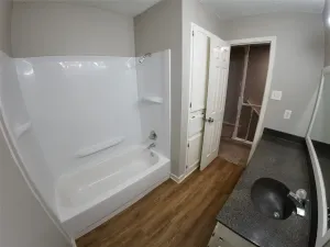 Cleburne, TX 76033