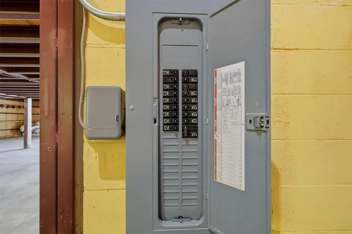Denison, TX 75020