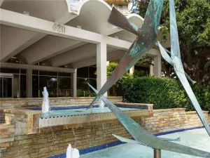 Dallas, TX 75225
