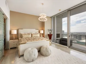 Dallas, TX 75201