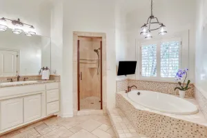 Hudson Oaks, TX 76087