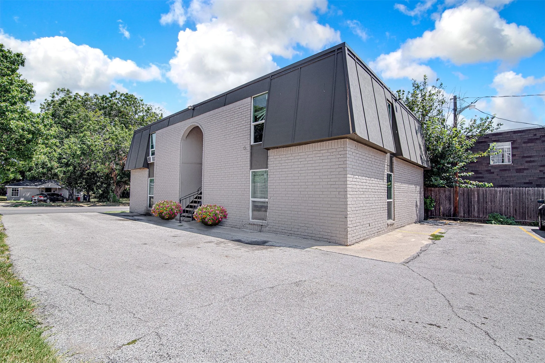 Arlington, TX 76010