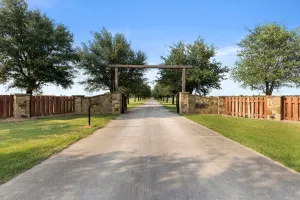 Whitesboro, TX 76273