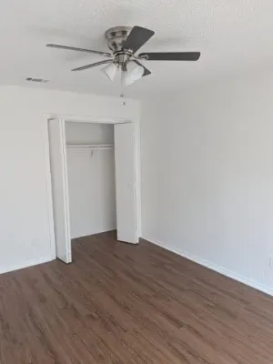 Kennedale, TX 76060
