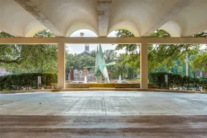 Dallas, TX 75225