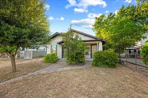 Waxahachie, TX 75165