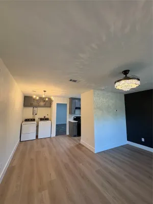 Dallas, TX 75215