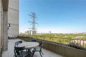 Dallas, TX 75205