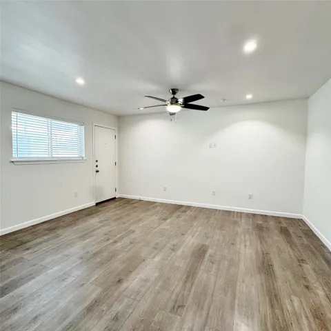 Dallas, TX 75206