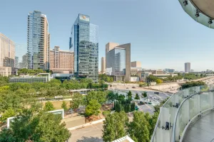 Dallas, TX 75201