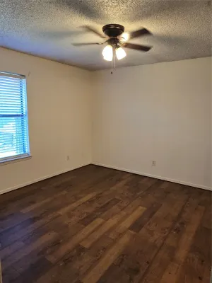 Cleburne, TX 76033