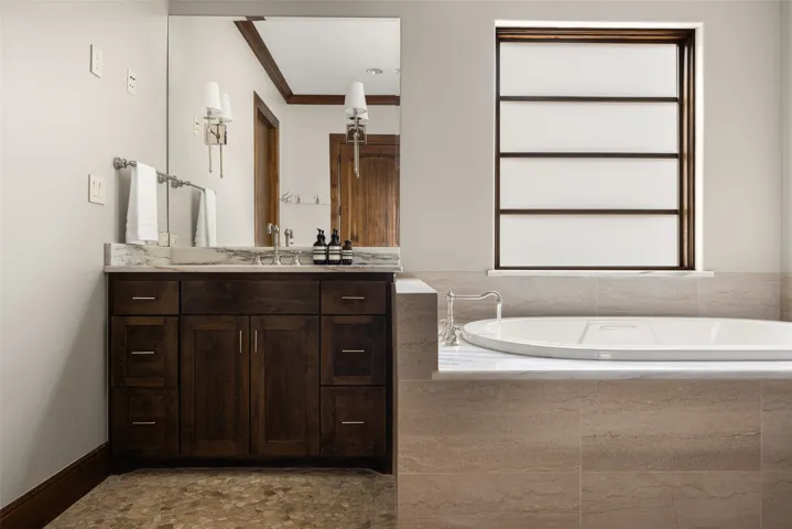 Highland Park, TX 75205