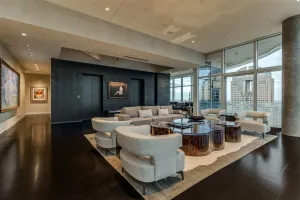 Dallas, TX 75201