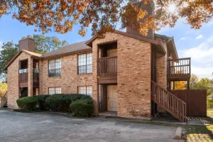 Euless, TX 76039