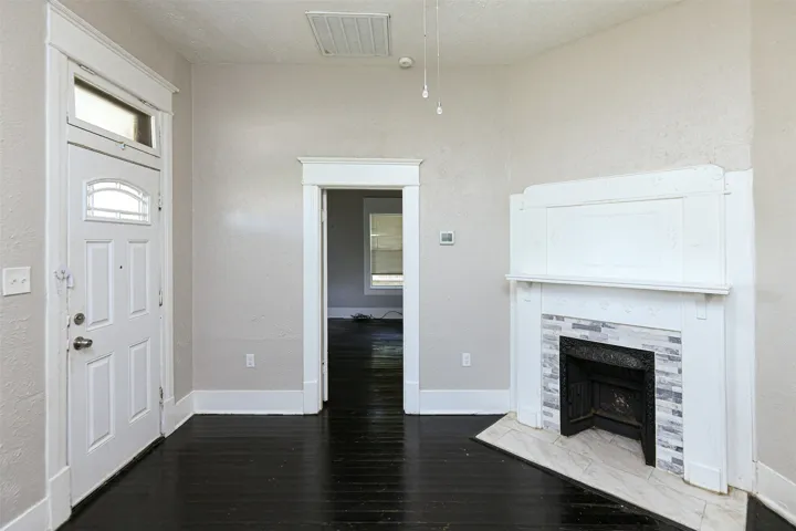 Fort Worth, TX 76104