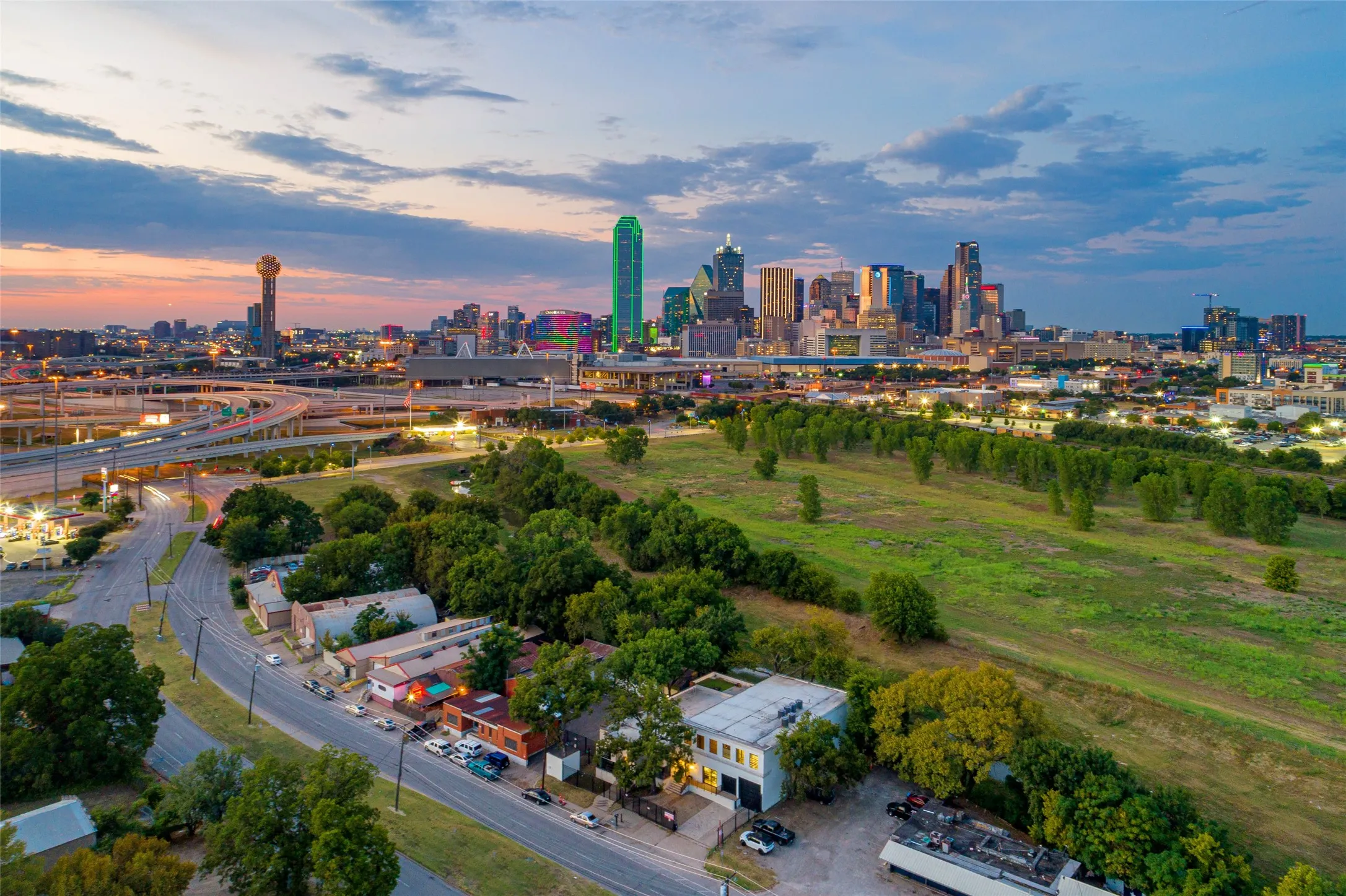 Dallas, TX 75207