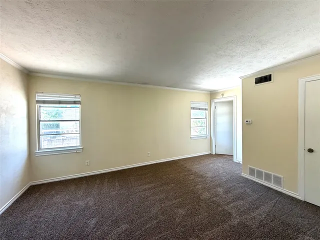Dallas, TX 75205