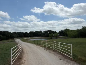 Whitesboro, TX 76273