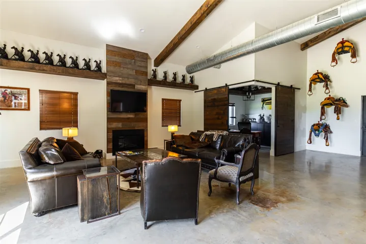 Alvarado, TX 76009