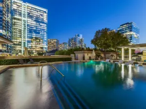Dallas, TX 75201