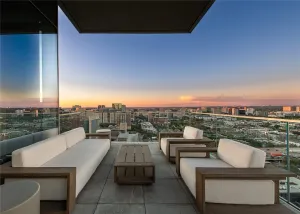 Dallas, TX 75201