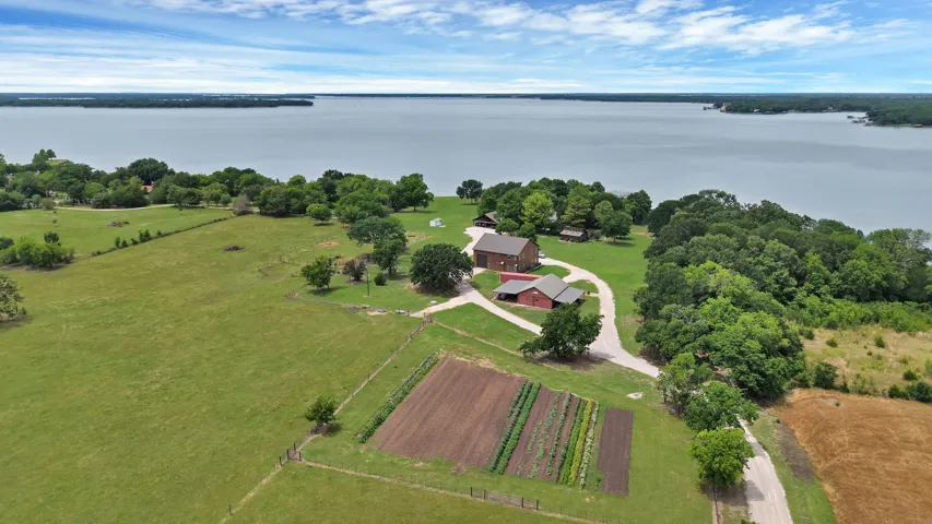 Kerens, TX 75144