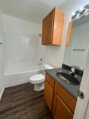 Cleburne, TX 76033