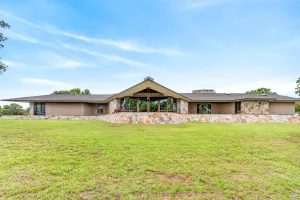 Nocona, TX 76255