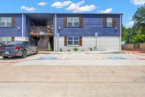 Benbrook, TX 76116