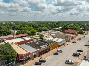 Hillsboro, TX 76645