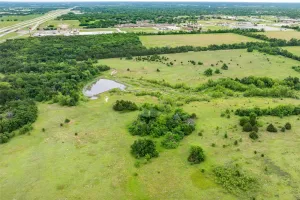 Bonham, TX 75418